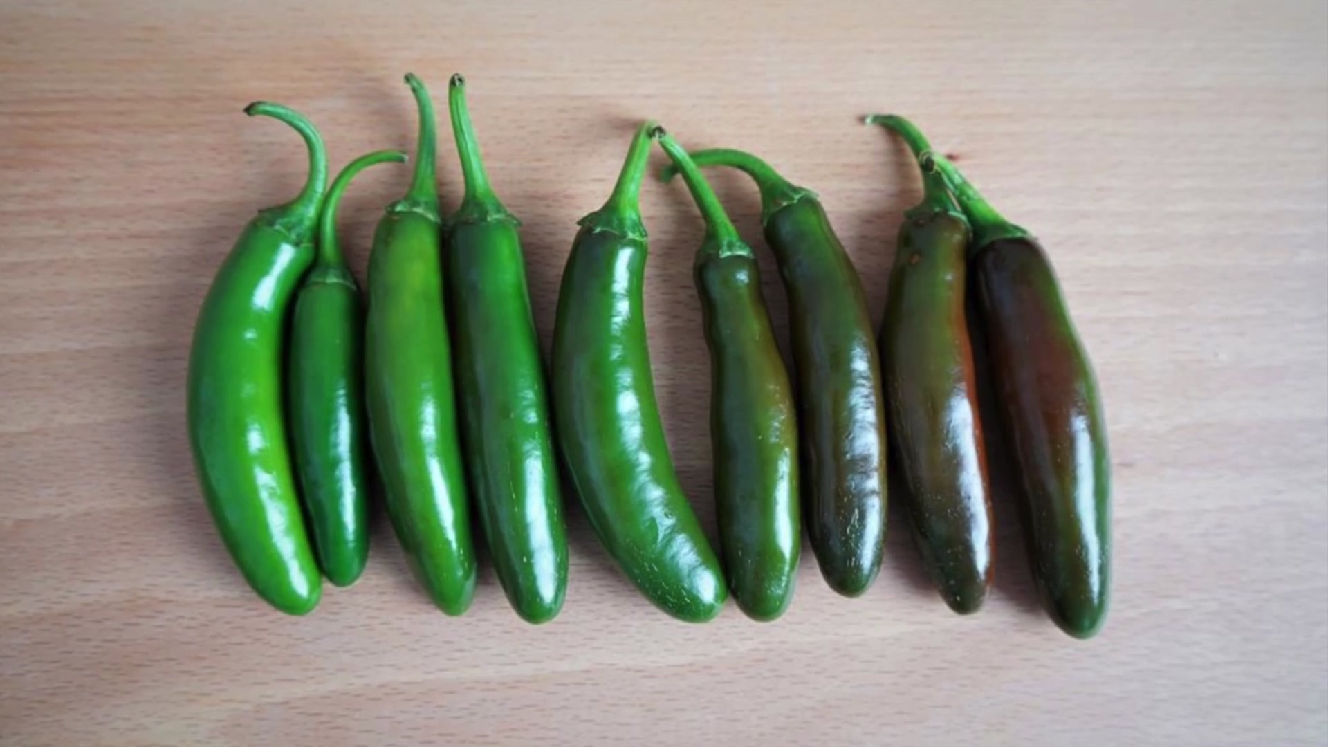 Video thumbnail for Simple  Spicy Guacamole Recipe with Fresh Jalapeños   Pepper Geek(720P HD)