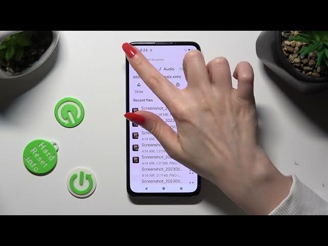 Video thumbnail for How to Add Audio or Video Files To A Text Message on Android 14?