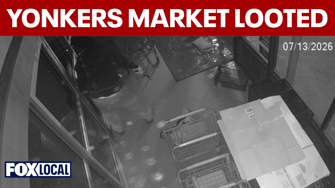 Video thumbnail for Thief smashes into Yonkers market, empties registers and safe in minutes
