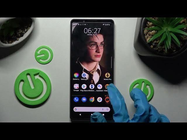 Video thumbnail for How to Download and Apply iOS Launcher on SONY Xperia 1 IV - Change Device Launcher