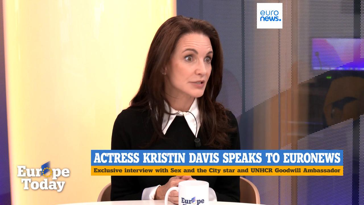 Video thumbnail for Sex and the City Star Kristin Davis urges more empathy for Sudan