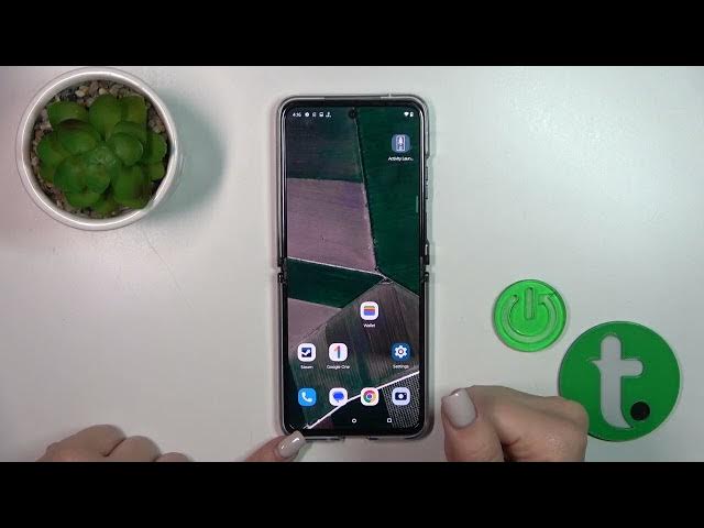 Video thumbnail for How to Set Up a WiFi Connection on a MOTOROLA Razr 40 Ultra