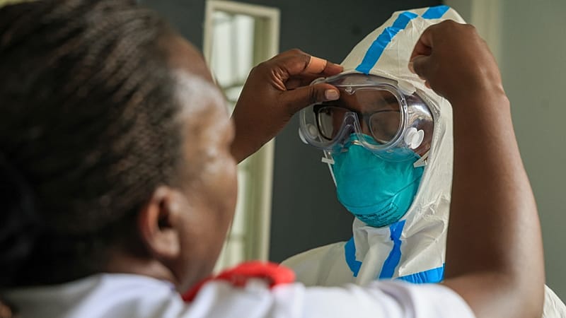 Video thumbnail for Red Cross trains staff as Kenya records its second death from Ebola