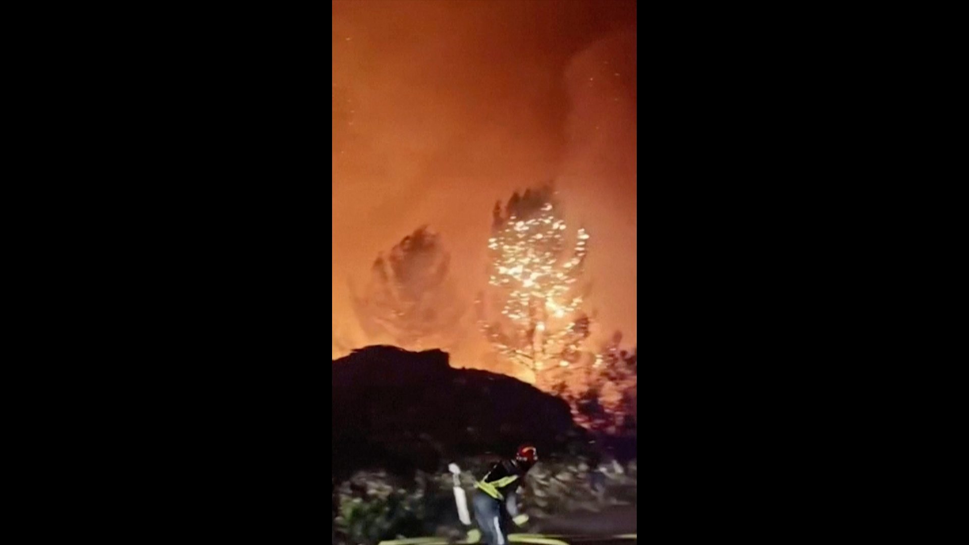 Video thumbnail for Wildfire rages on Croatia’s Dalmatian Coast island of Brac