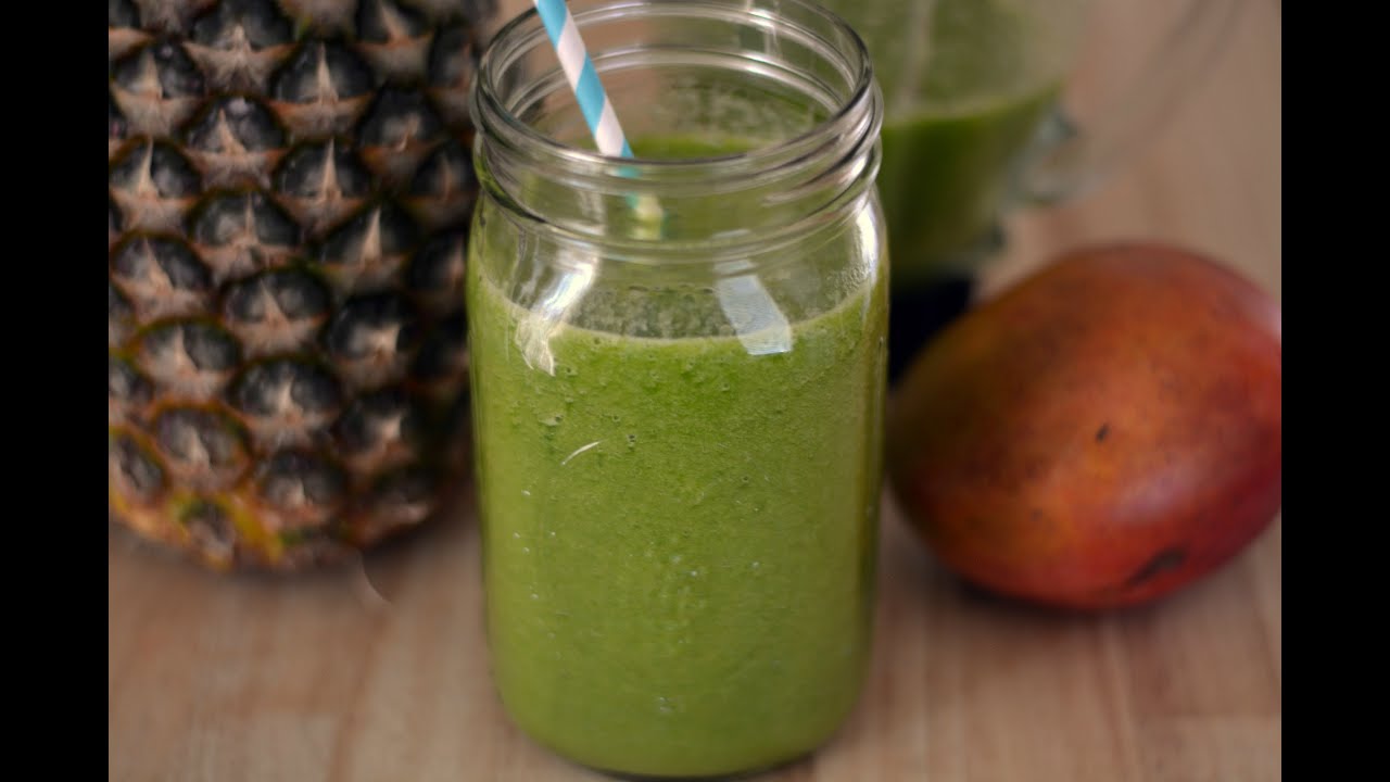 Video thumbnail for Green Smoothie Recipe - How To Make A Delicious Green Smoothie - Sweet y Salado
