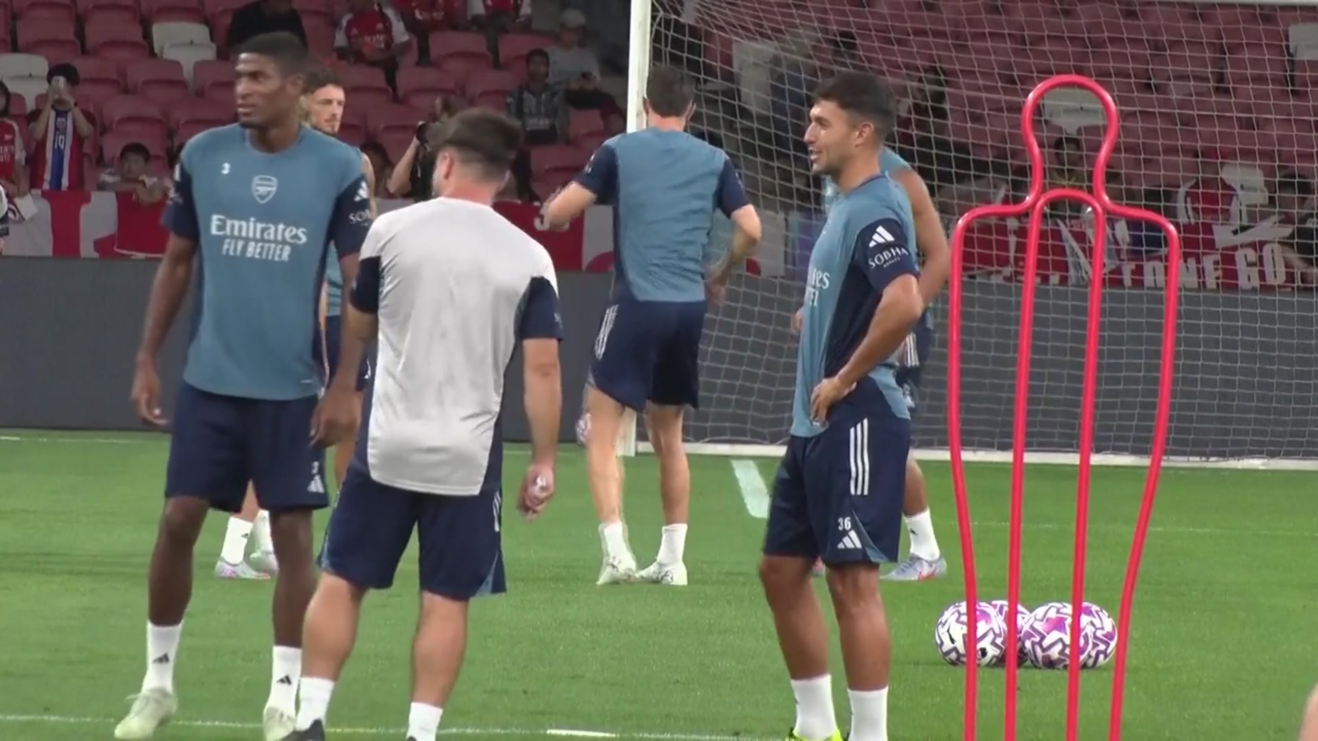 'Video thumbnail for Mosquero train with Arsenal in Singapore ahead of Newcastle pre-season friendly'