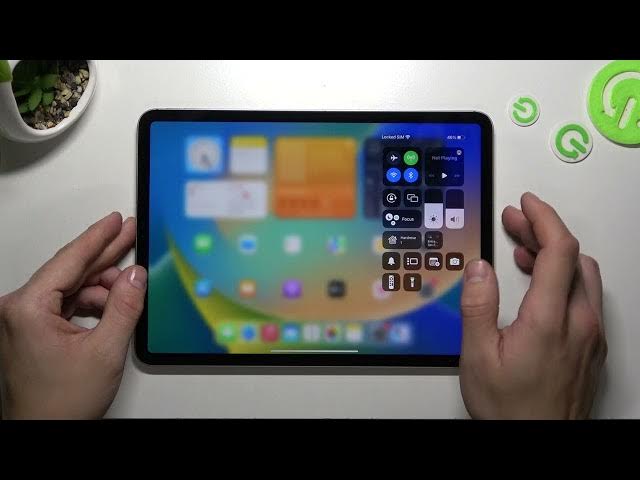 Video thumbnail for How to Turn Off the Flashlight on the iPad Pro 11'' 2022 - Disable the Torch