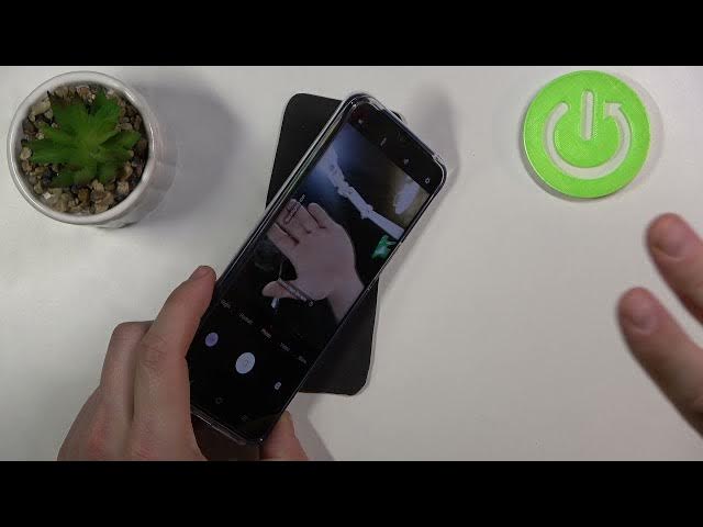 Video thumbnail for How to Take Selfie Using Palm Gestures on Vivo Y72 - Change Camera Shooting Methods