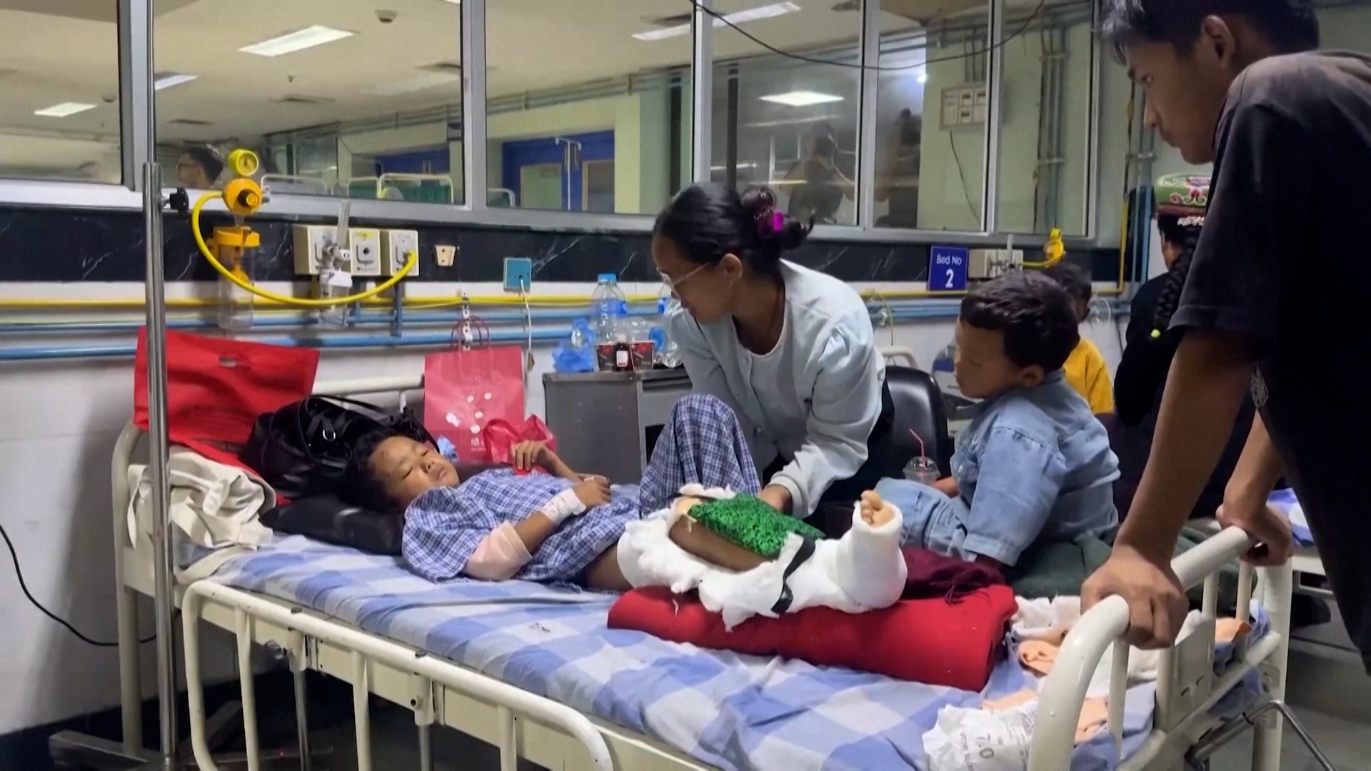 Video thumbnail for 8-year-old Nepal flood survivor reunited with mother after rescue