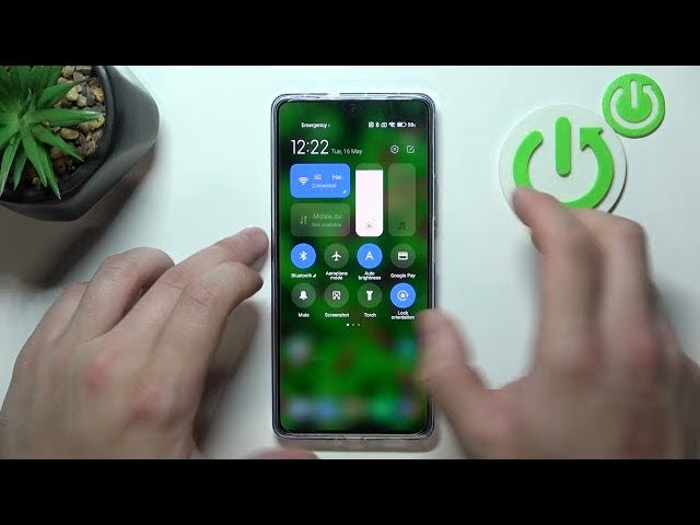 Video thumbnail for How to Turn Off Flashlight on POCO F5