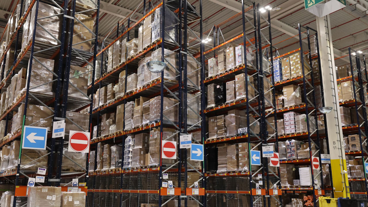 'Video thumbnail for Amazon or Walmart: Who brings in more revenue?'
