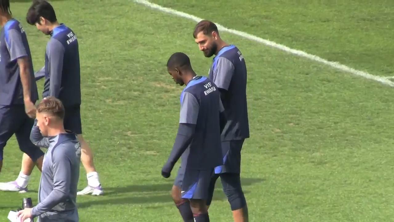 'Video thumbnail for FILE: Man City agree £30m fee for PSG keeper Donnarumma'