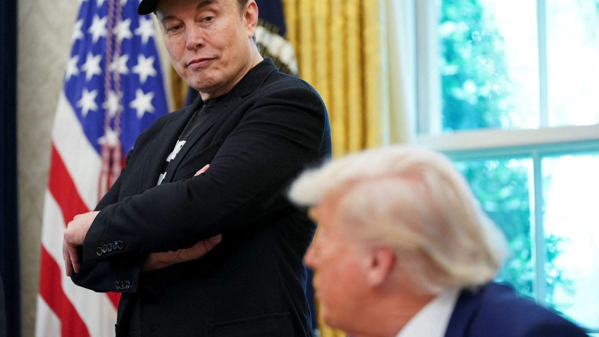 Video thumbnail for In face-off with Trump, Tesla shares plunge and Musk threatens NASA