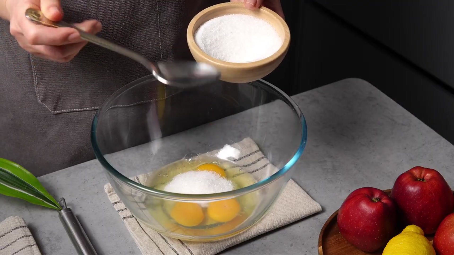 Video thumbnail for Famous Italian Apple Cake That Melts in Your Mouth Easy Delicious(720P HD)