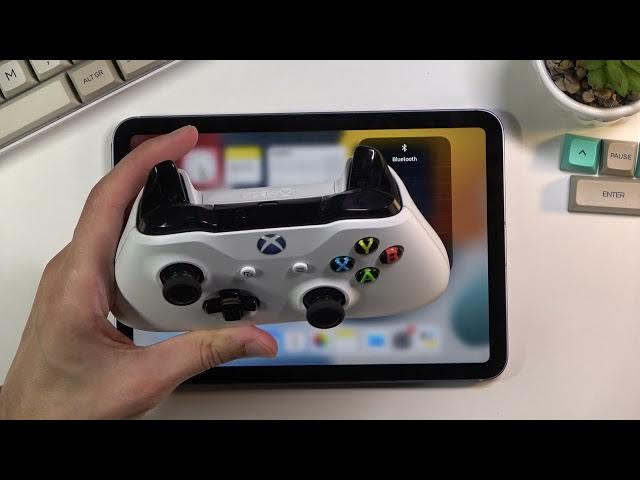 Video thumbnail for How to Connect Xbox Controller to iPad mini 2021 - Bluetooth Pairing
