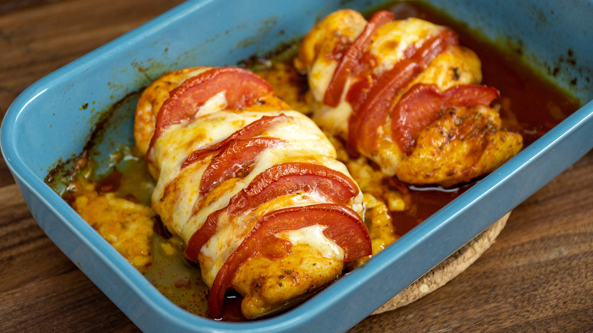 Video thumbnail for Peito de Frango Recheado com Tomate e Muçarela no Forno