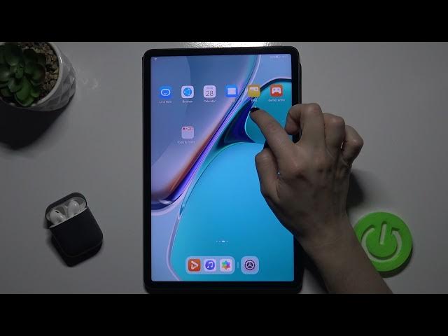 Video thumbnail for How to Create Folders on Home Screen on HUAWEI MATEPAD 11 - Group App