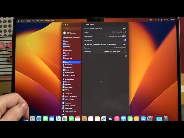 Video thumbnail for How To Change Time Settings On Macbook Air M2 2023