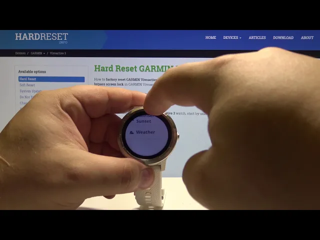 Video thumbnail for How to Change Watch Face in GARMIN Vivoactive 3 - Refresh Home Screen