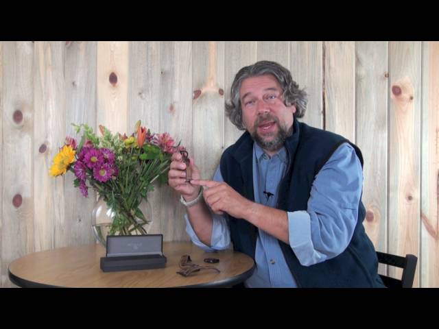 Video thumbnail for Nomad Luxury Italian Leather Apple Watch Bands Review