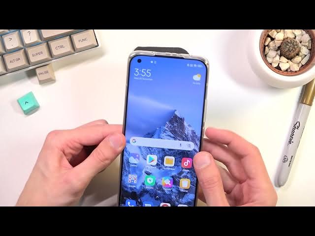Video thumbnail for How to Insert SIM Card on XIAOMI Mi 11 Ultra – Set Network Connection