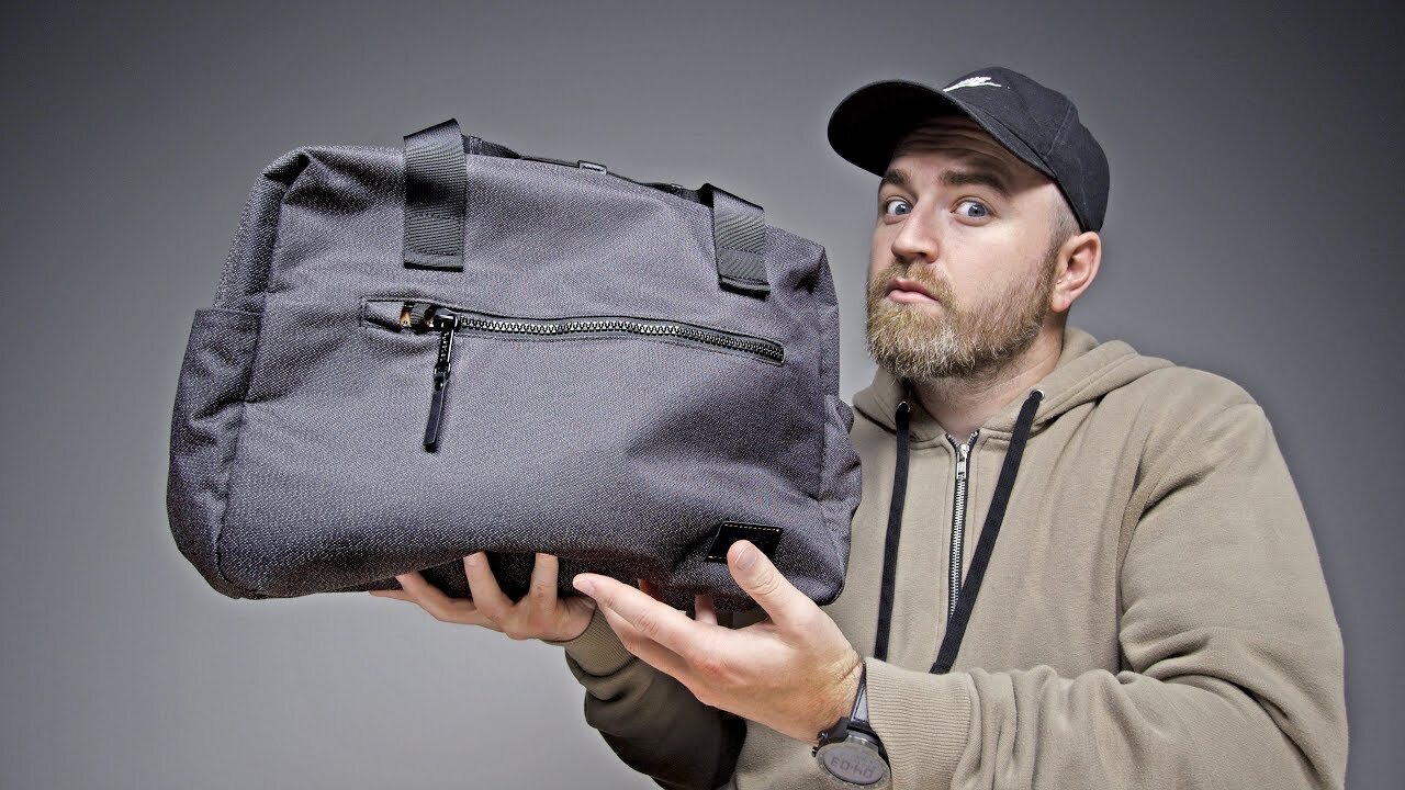 Video thumbnail for What's In My Gadget Bag Right Now?
