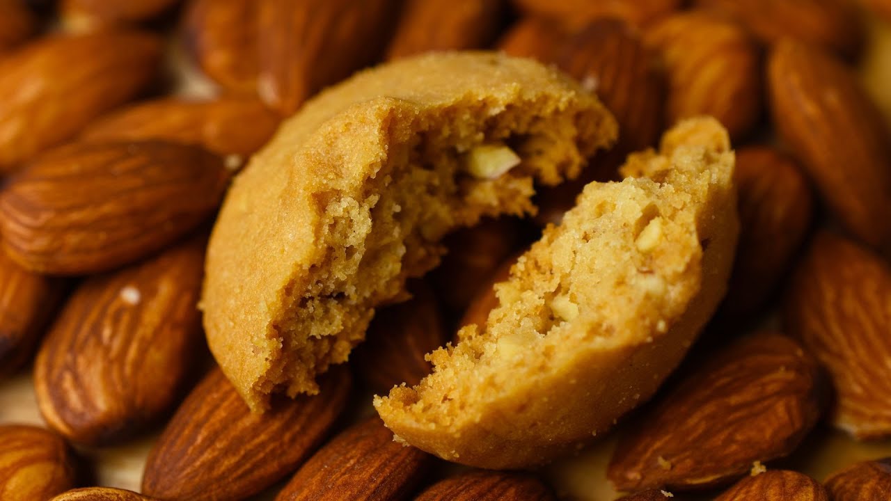 'Video thumbnail for French Almond Cookies:video blog'