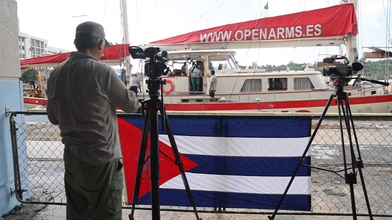 Video thumbnail for Cuba: Open Arms’ Astral humanitarian mission arrives in Cuba.