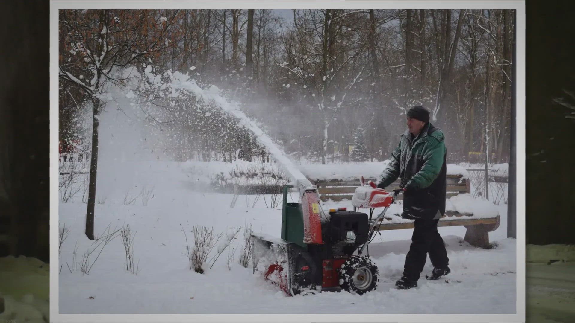 Video thumbnail for Briggs and Stratton vs Toro Snowblower