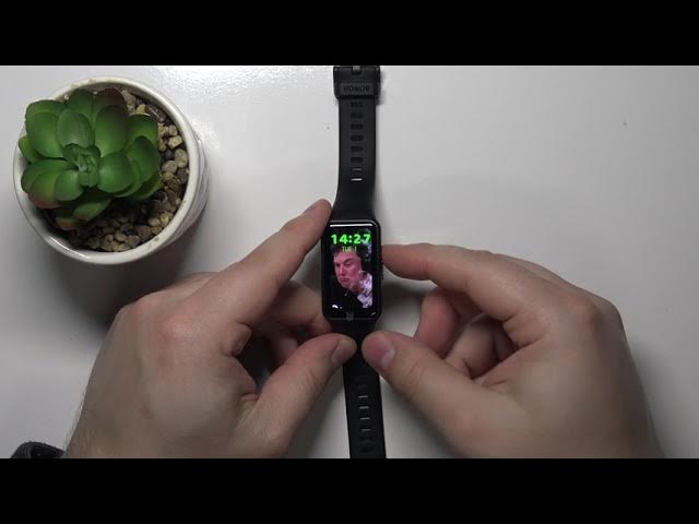 Video thumbnail for How to Measure Heart Rate using HONOR Band 6 – Activate Health Monitor
