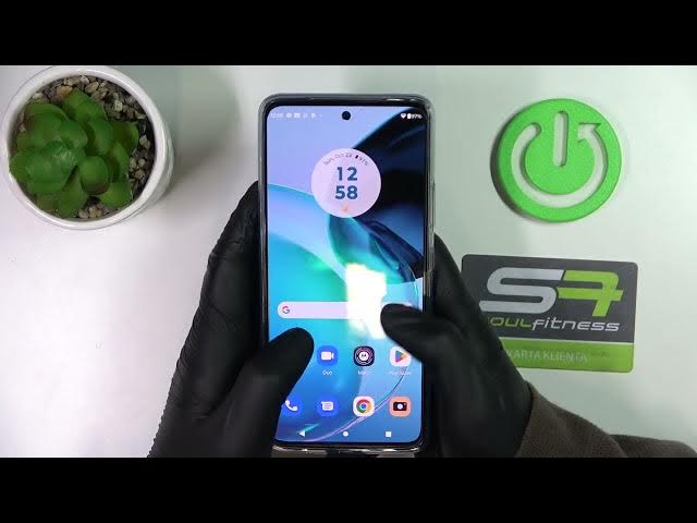 Video thumbnail for MOTOROLA Moto G72 - Hand Size Comparizon
