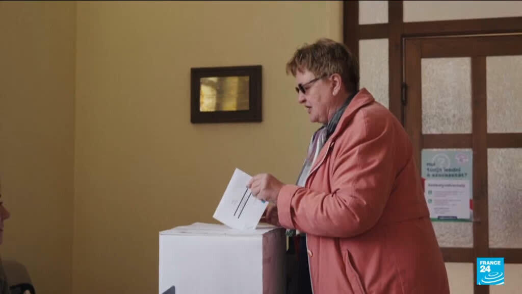 Video thumbnail for Viktor Orbán courts voters in neighboring Romania as Hungary’s election tightens