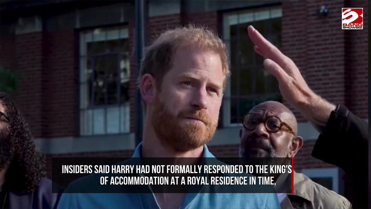 Video thumbnail for Prince Harry 'to be offered stay at Buckingham Palace in September'