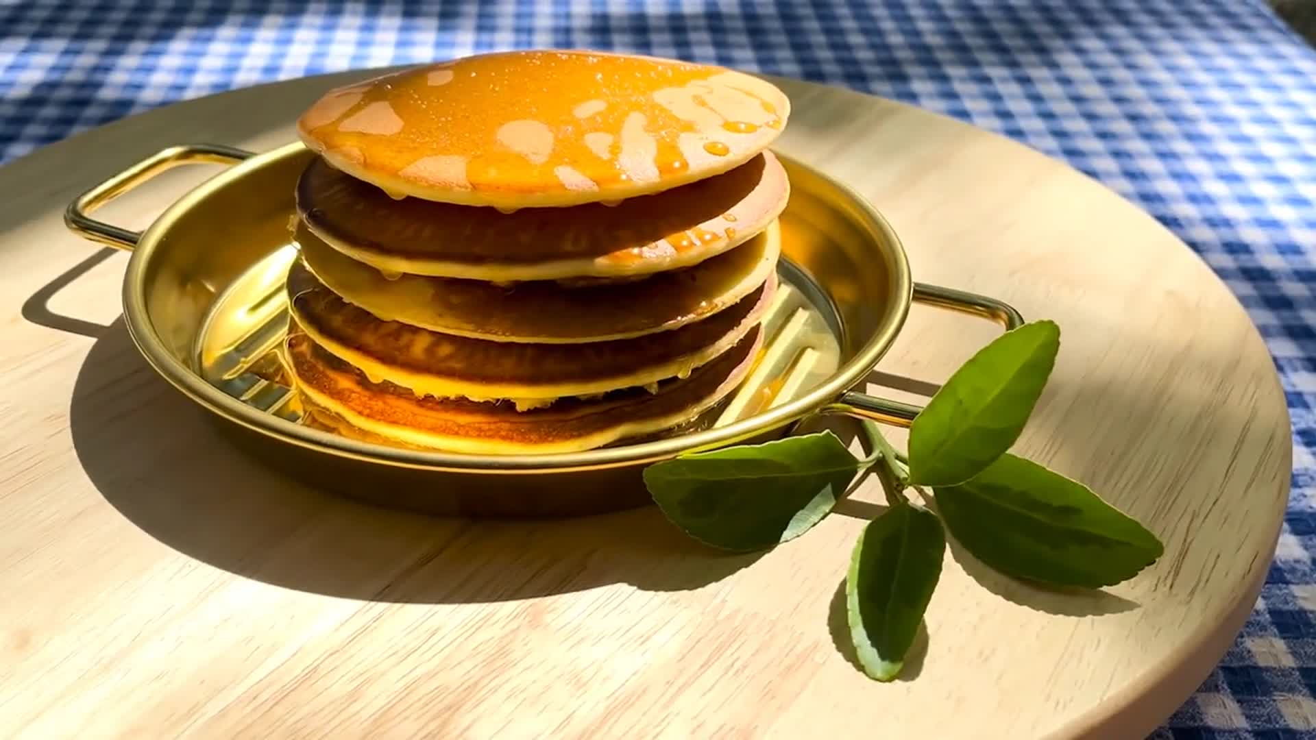 Video thumbnail for Easy Fluffy Pancake Recipe