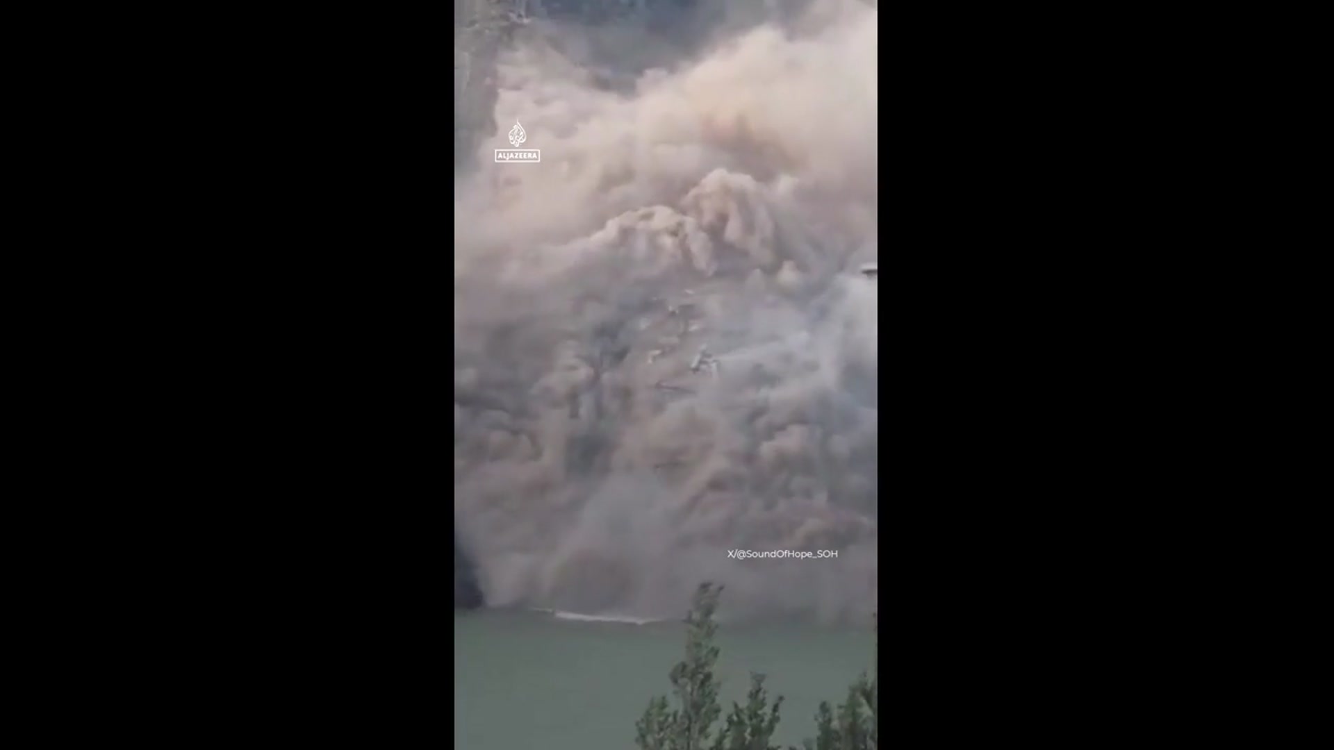 'Video thumbnail for Newly opened bridge collapses in China'