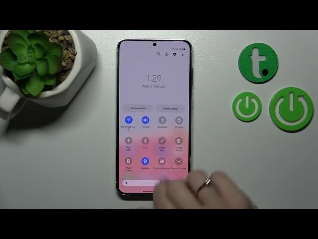 Video thumbnail for How to Switch On Flashlight on Samsung Galaxy S23+ / Enable Flashlight Feature