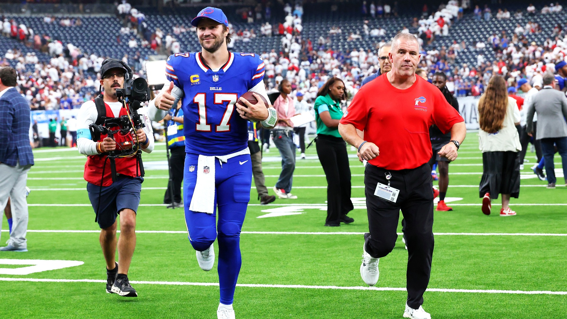 Video thumbnail for Quarterback’s Aggressive Passing Strategy Dominant This Season