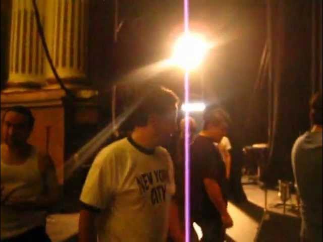 Video thumbnail for London Town y sus momentos previos al show del Teatro Metropólitan