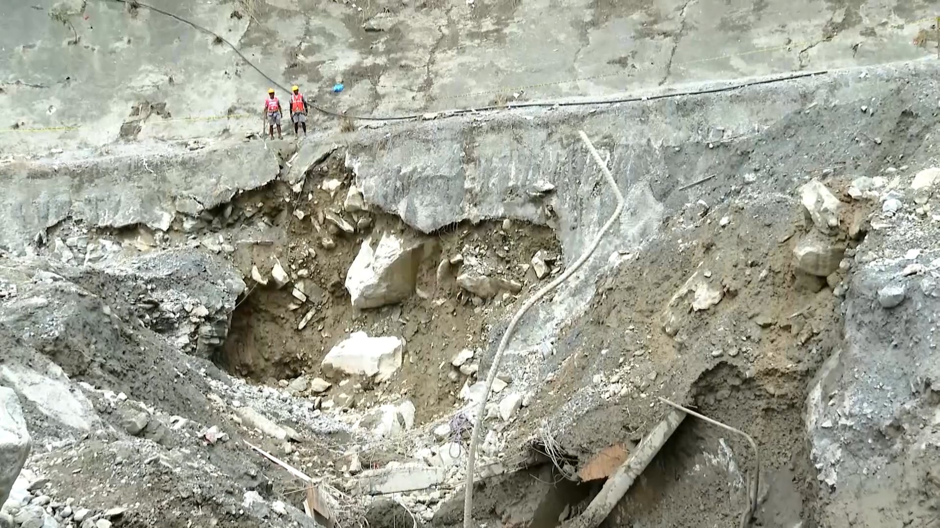 Video thumbnail for Exclusive access as the search for Nepal’s tunnel workers intensifies