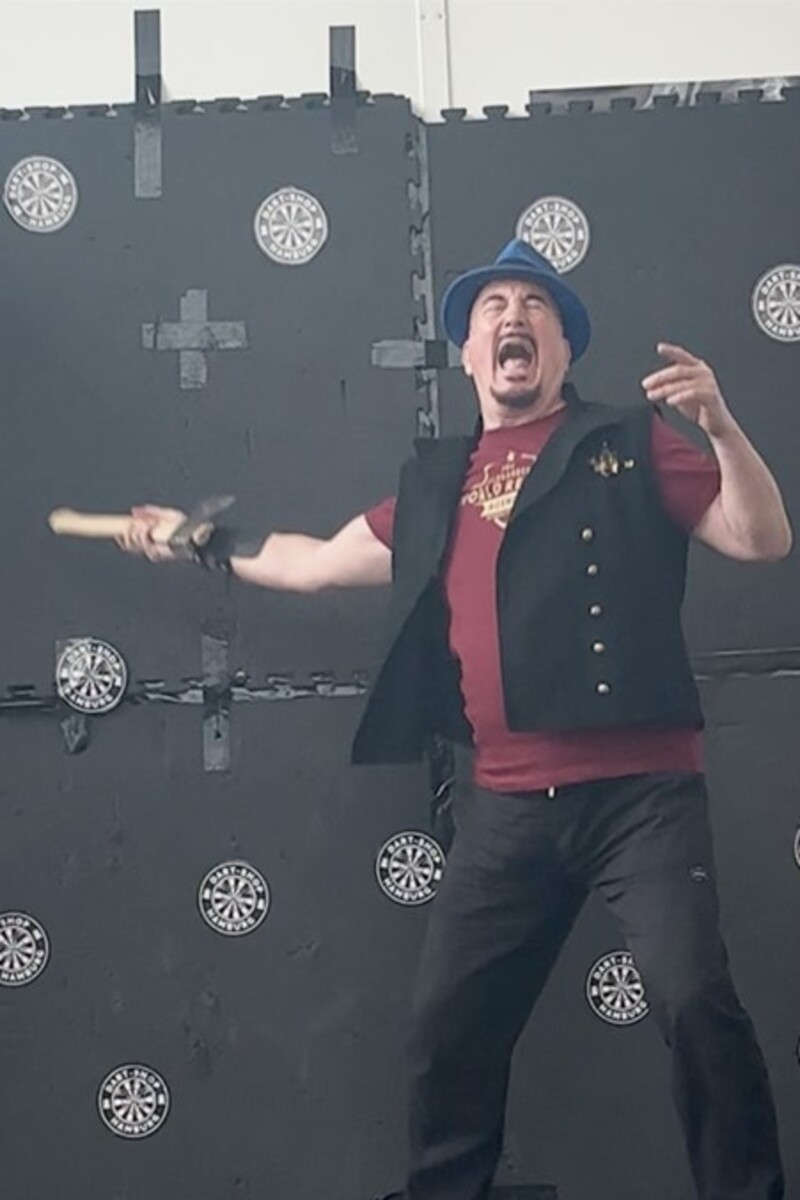 Video thumbnail for Most axes caught in one minute  11 by Joe Alexander