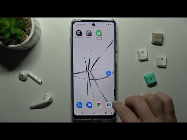Video thumbnail for How to Set Up iPhone Keyboard on Android – Green Apple Keyboard on MOTOROLA Moto G200