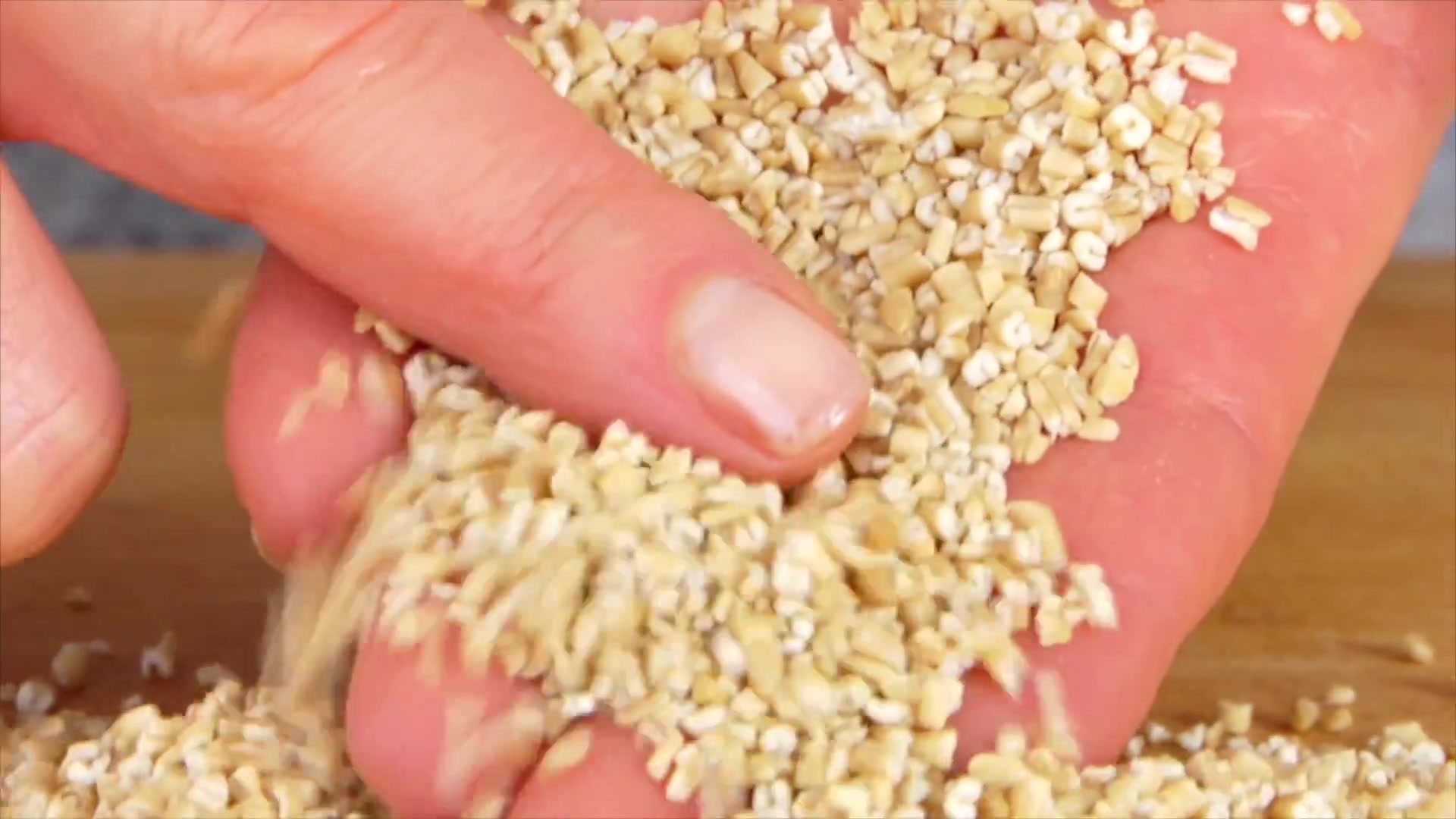 Video thumbnail for 6.HOW TO COOK STEEL CUT OATMEAL ¦ slow cooker, stove top + overnight (1080p 30fps)