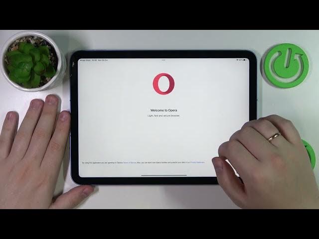 Video thumbnail for How to Download and Install the Opera Browser on the iPad 10th Gen (2022)