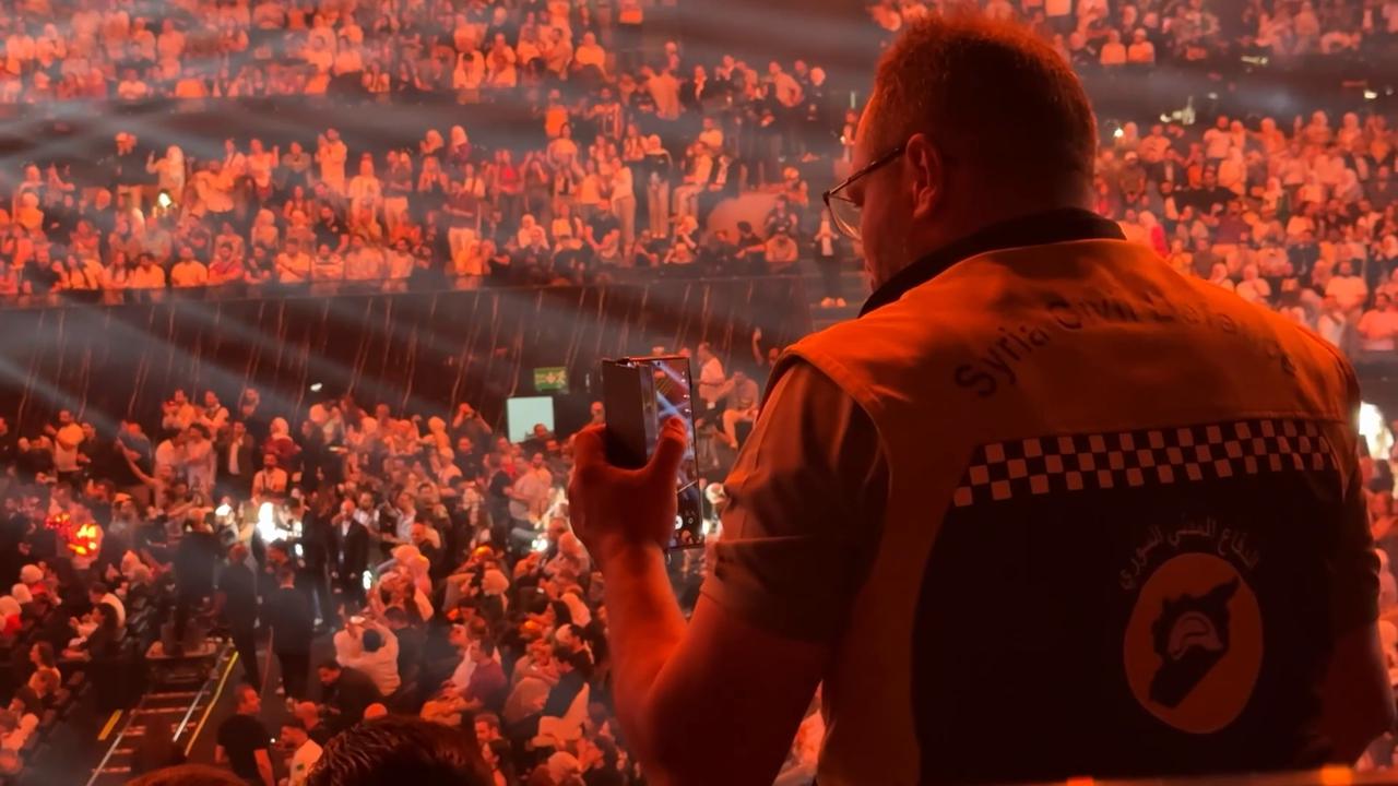 Video thumbnail for Syria: Syrian singer Assala returns to Damascus stage after 16-year absence.