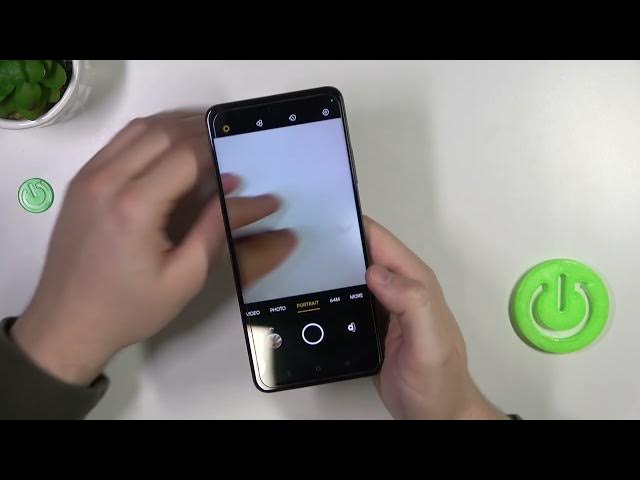 Video thumbnail for How To Switch Between Selfie & Rear Camera On Realme C55