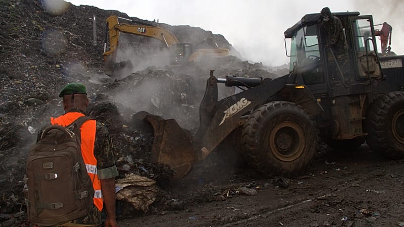 Video thumbnail for Guinea buries 36 victims of Conakry landfill collapse
