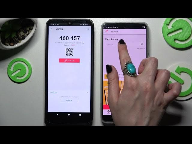 Video thumbnail for How to Transfer Files from MOTOROLA Defy to an Android Device - Use Send Anywhere App