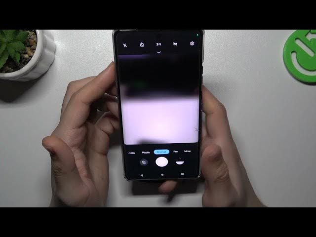 Video thumbnail for How To Take Burst Shot In Motorola Edge 40 Pro
