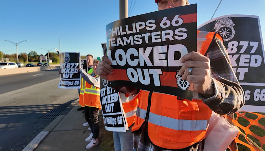 Video thumbnail for Bayway refinery workers remain locked out as dispute over benefits and time off continues
