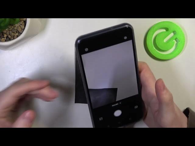 Video thumbnail for How to Make Macro Photos on ZTE Axon 20